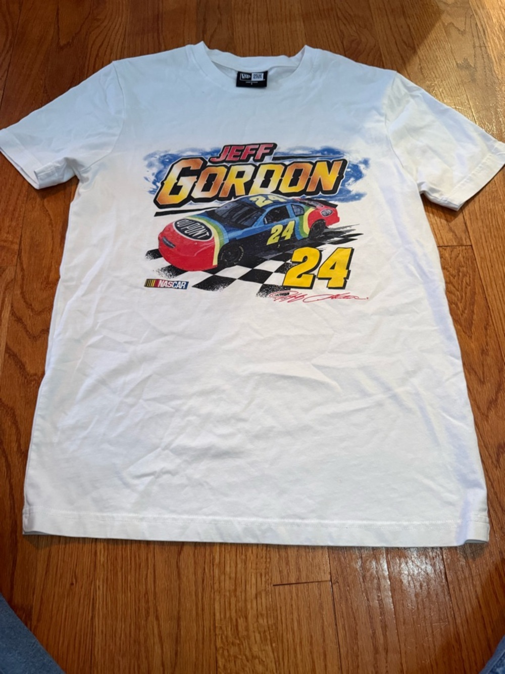 Nascar Jeff Gordon White Graphic Tee with Multicolor Race Car
